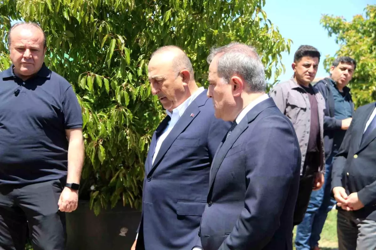 Azerbaycan Dışişleri Bakanı Bayramov, Mevlüt Çavuşoğlu'nun Babası için Taziye Ziyaretinde Bulundu