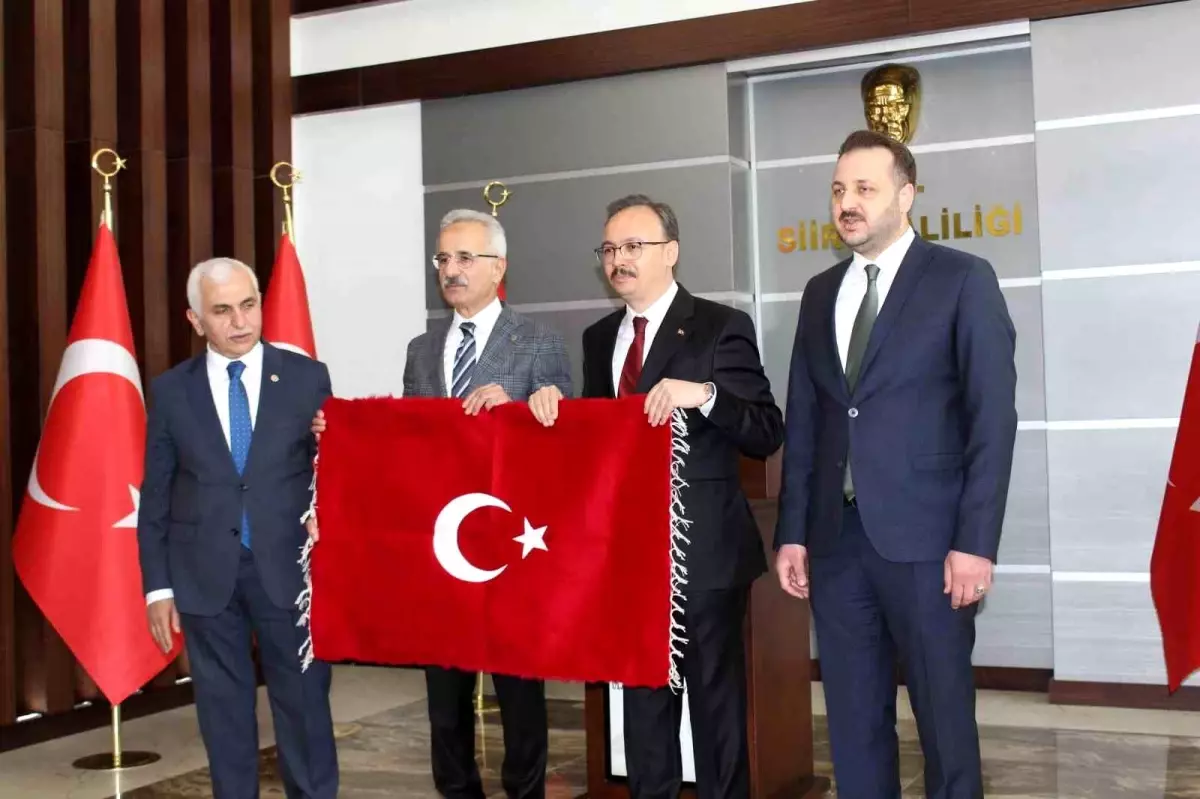 Ulaştırma Bakanı Uraloğlu'ndan Siirt'e Demir Yolu Müjdesi