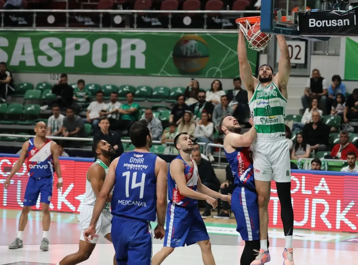 Bursaspor, Büyükçekmece Basketbol'a Yenildi