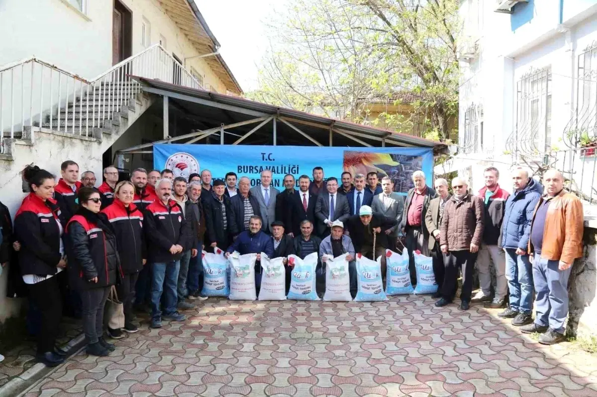 Mustafakemalpaşa'da Çiftçilere Tohum Desteği