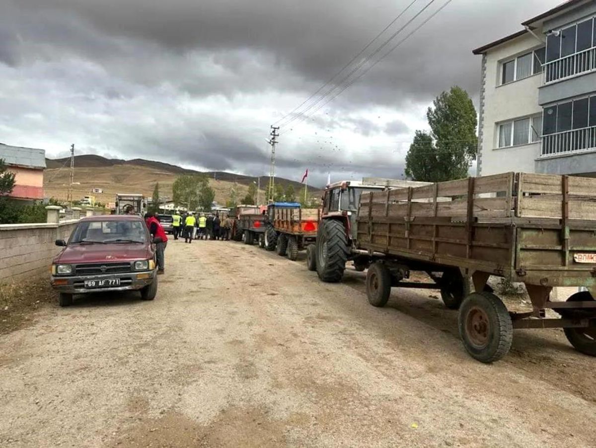 Bayburt'ta Çiftçilere Reflektör Uyarısı