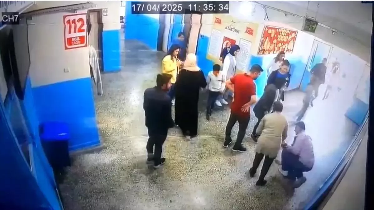 Kızıltepe'de Öğrenci Boğazına Dili Kaçtığı Anlar Güvenlik Kamerasında
