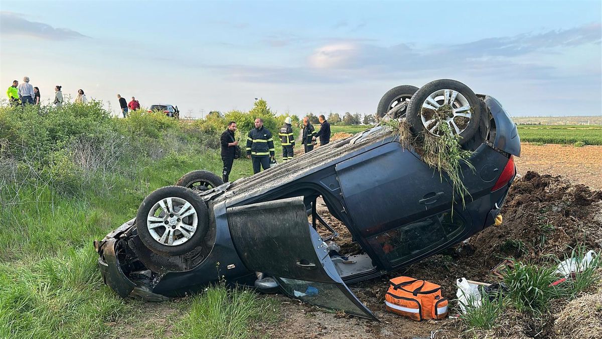 Edirne'de Ters Dönen Otomobilin Sürücüsü Ağır Yaralandı