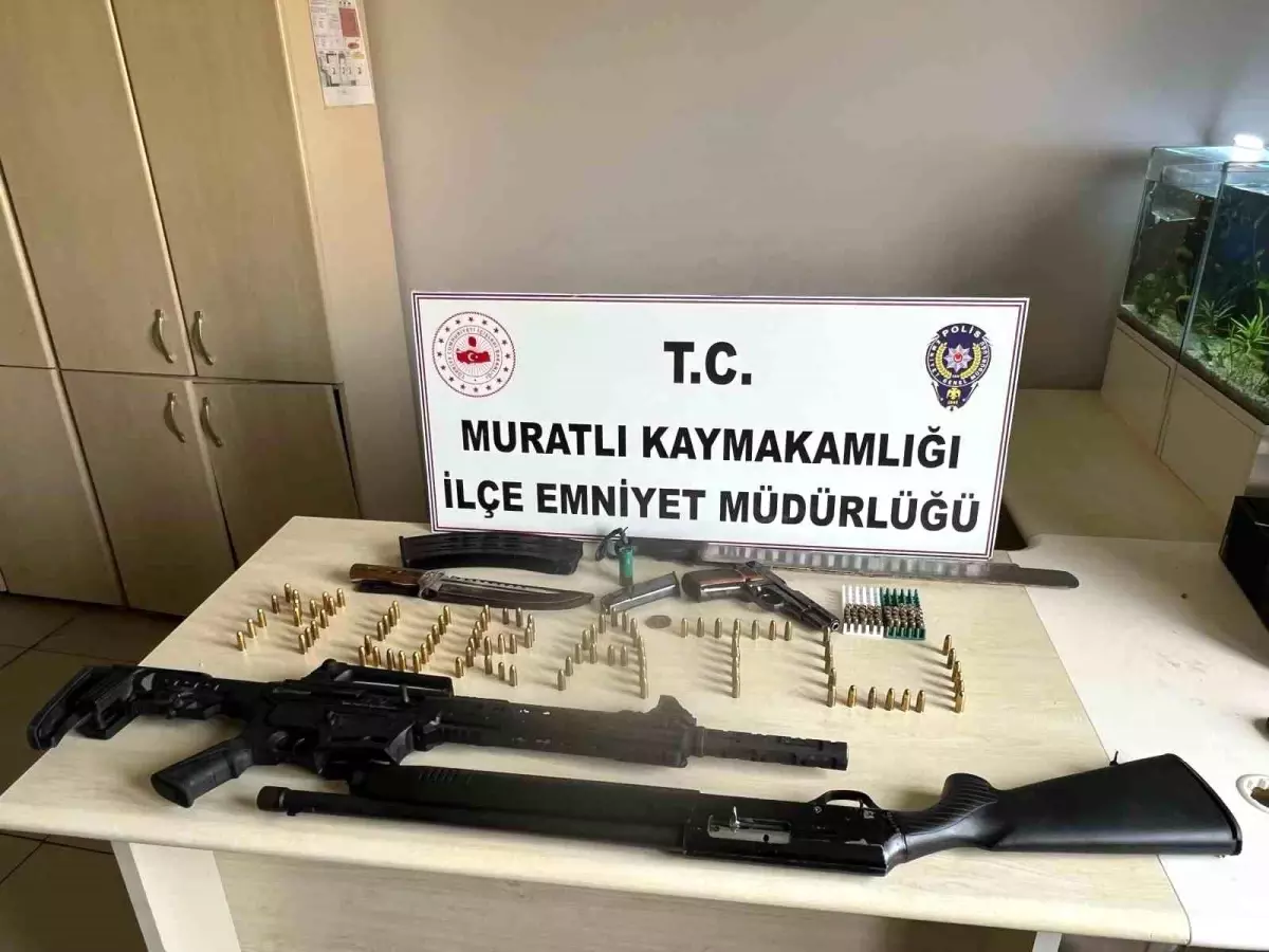 Tekirdağ'da Operasyon: Ruhsatsız Silahlar ve Suç Aletleri Ele Geçirildi