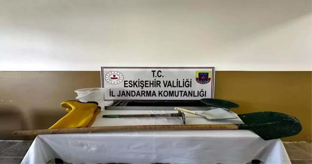 Eskişehir'de Kaçak Kazı Yapan Şahıs Suçüstü Yakalandı