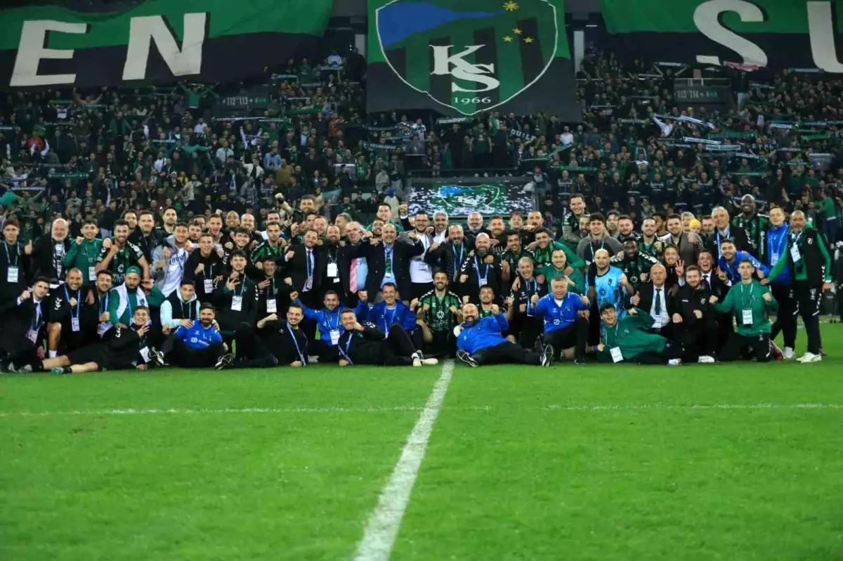 Kocaelispor, 16 Yıl Aradan Sonra Süper Lig'e Yükseldi