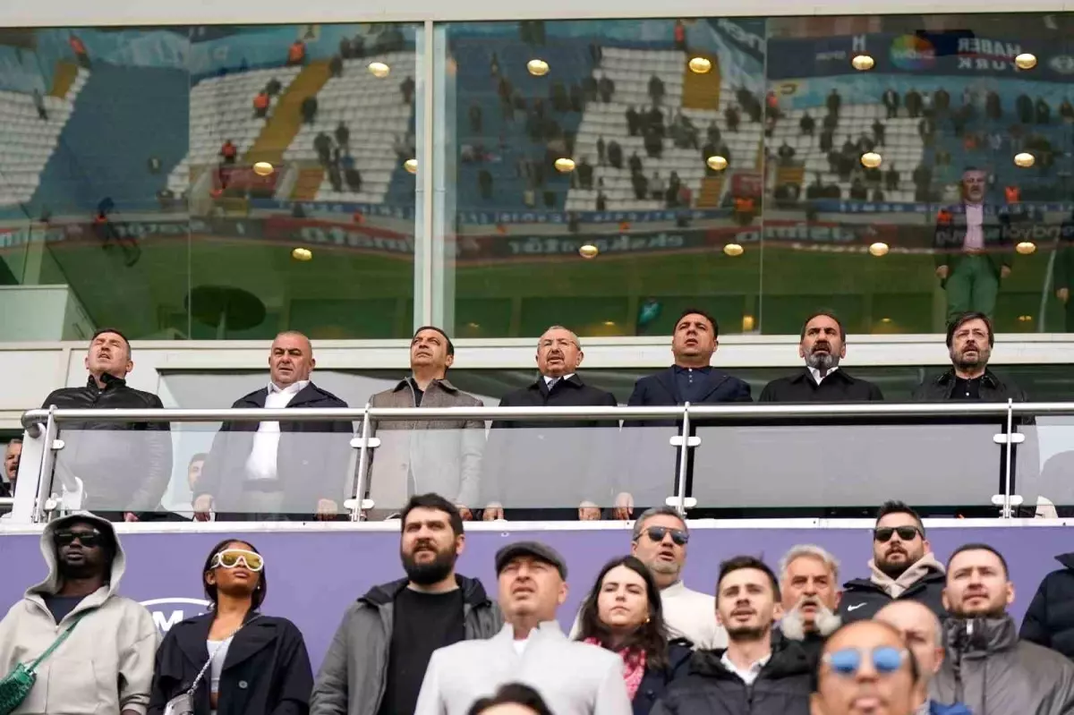 TFF Başkan Vekili Otyakmaz, Kasımpaşa-Sivasspor Maçını Tribünden İzledi