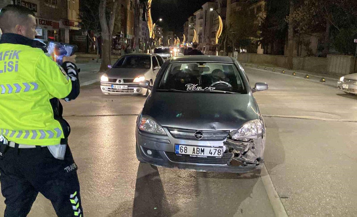 Aksaray'da Trafik Kazası: Motosiklet Sürücüsü Hafif Yaralandı