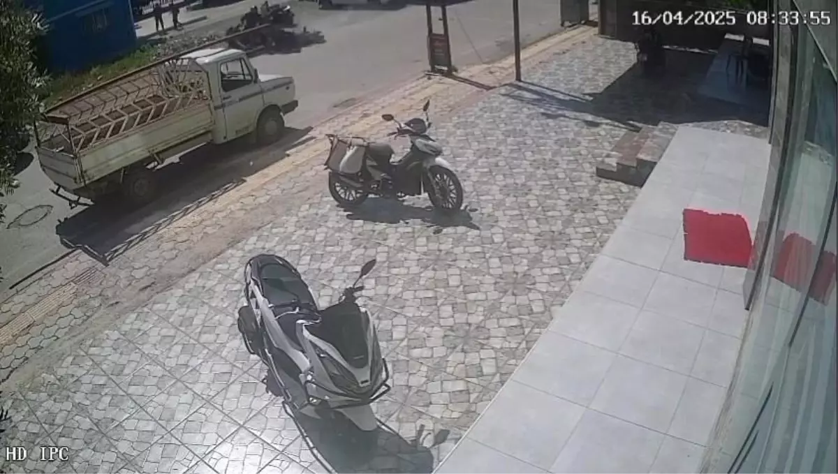 Hatay'da Feci Kaza: Motosiklet Çarpıştı, 3 Yaralı