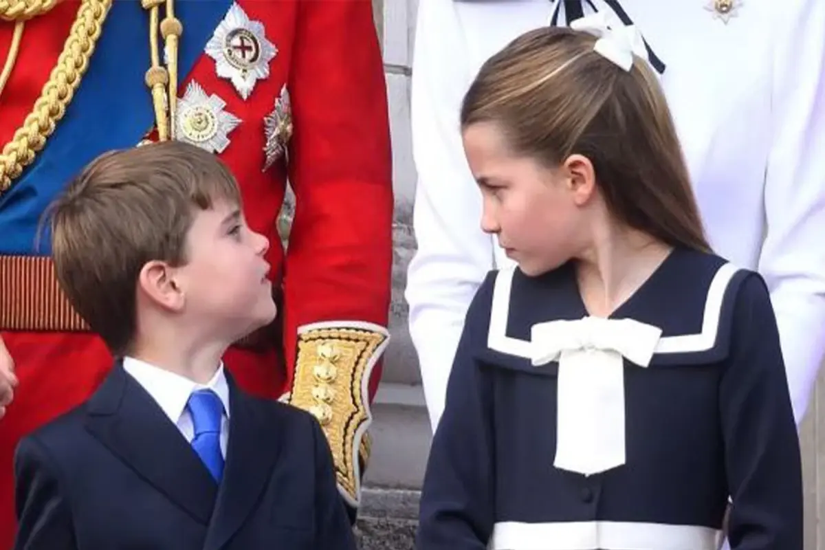Prenses Charlotte, geçit töreninde kardeşi Prens Louis'i azarladı