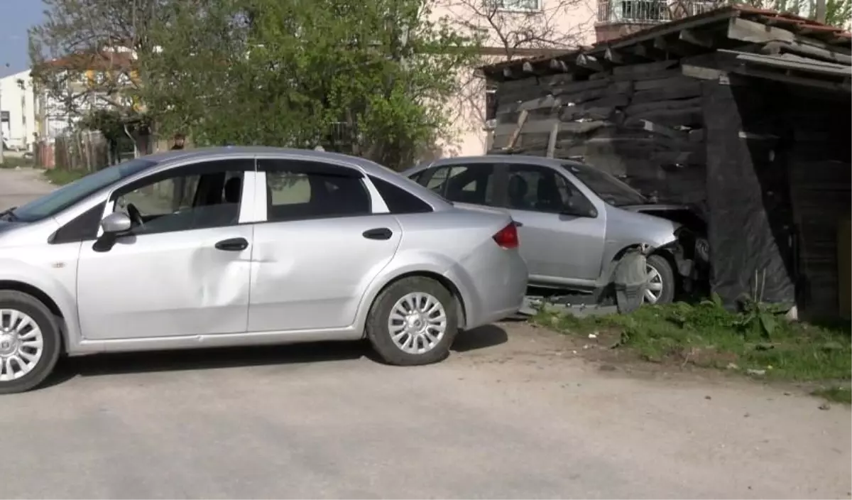 Tavşanlı'da Trafik Kazası: 2 Yaralı