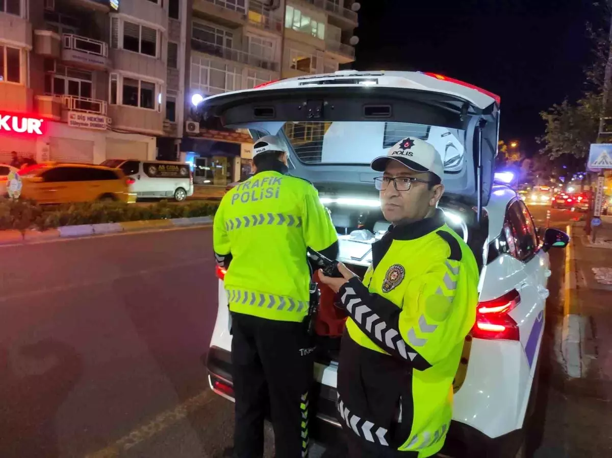 Aydın'da Motosiklet Sürücülerine Reflektör Yelek Denetimi