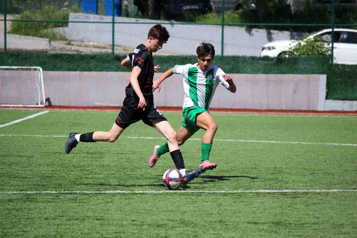 U-16 Türkiye Futbol Şampiyonası Karabük'te Devam Ediyor