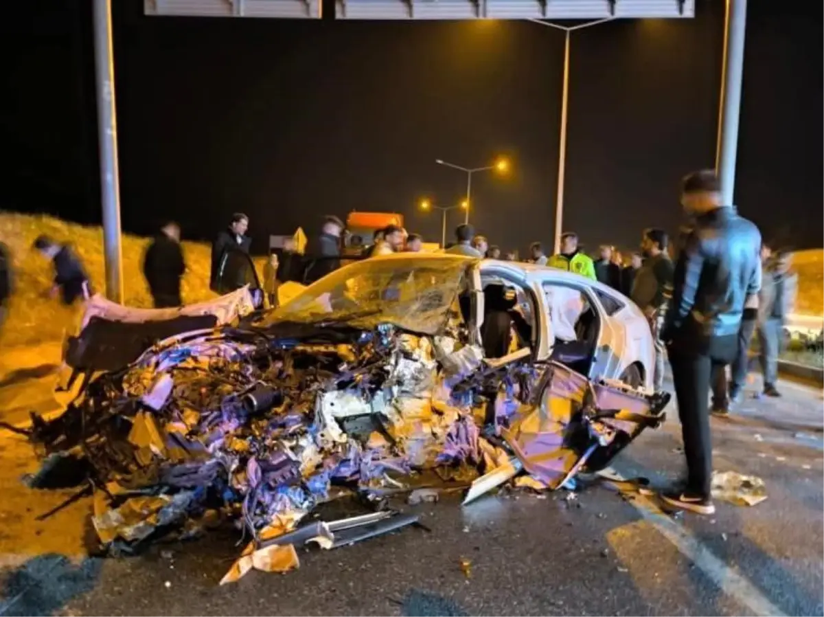 Van'da Trafik Kazası: 2 Ölü, 3 Yaralı