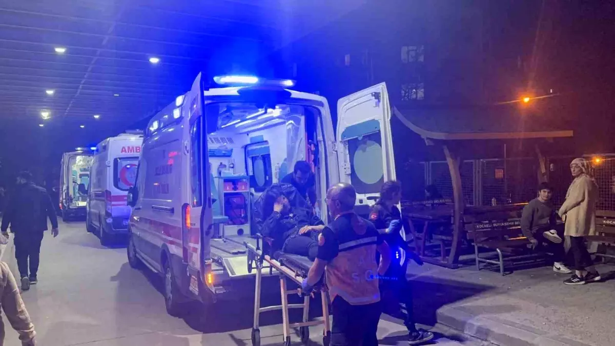 Kocaeli'de Liseli Kızlar Arasında Bıçaklı Kavga: Bir Kişi Yaralandı