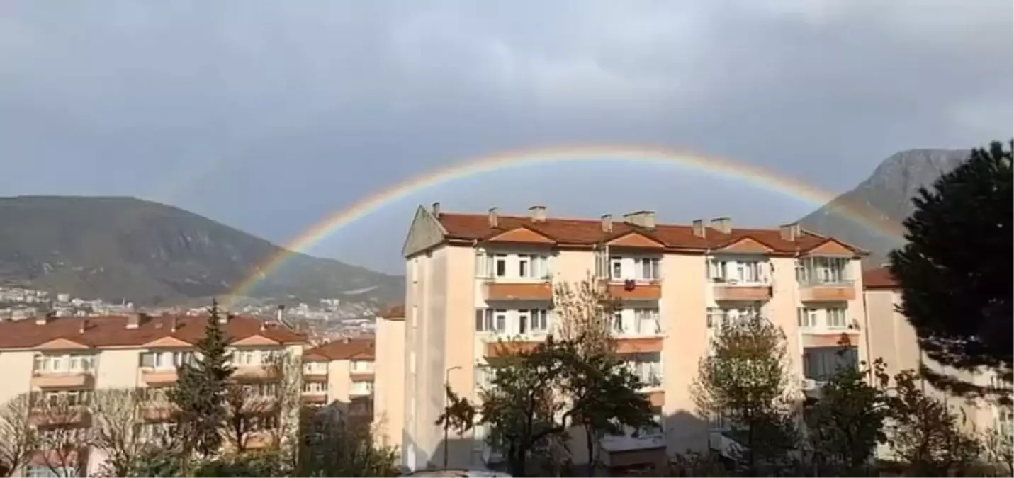 Amasya'da Yağmur Sonrası Gökkuşağı Görsel Şölen Yarattı