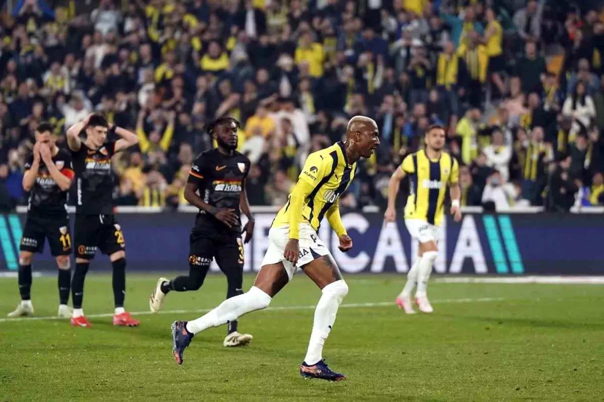 Anderson Talisca'nın Gol Yağmuru Devam Ediyor