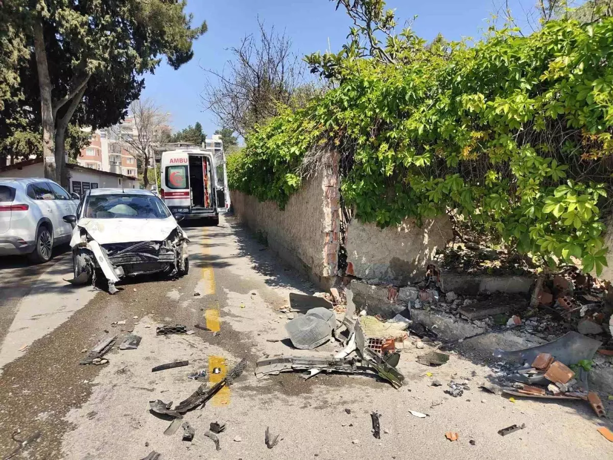 Kuşadası'nda Trafik Kazası: 1 Yaralı
