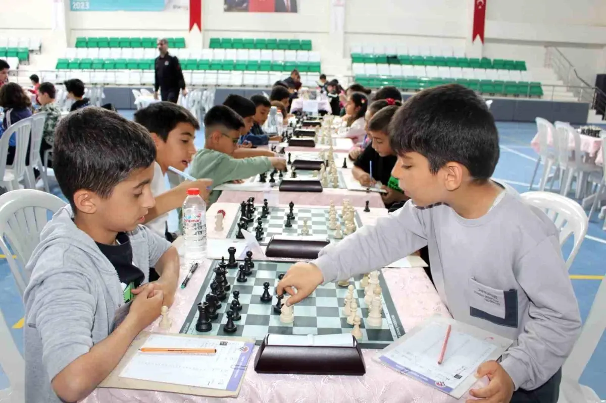 Elazığ'ın Palu İlçesinde İlk Ödüllü Satranç Turnuvası