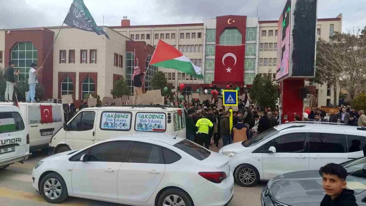 Erciş'te Filistin İçin Basın Açıklaması ve Yürüyüş Düzenlendi