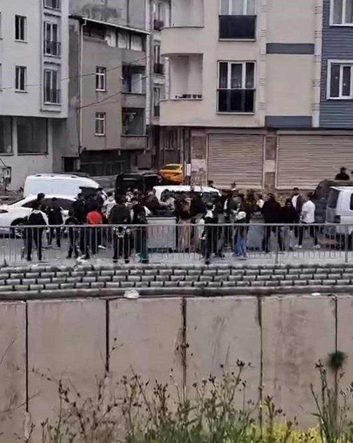 Esenyurt'ta Düğün Kavgası: Polis Müdahale Etti, Çok Sayıda Gözaltı