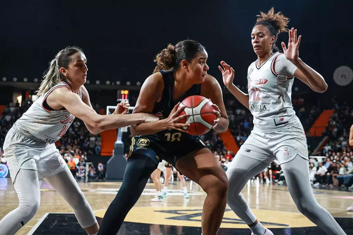 Fenerbahçe Opet, Kadınlar Basketbol Süper Ligi'nde şampiyon oldu