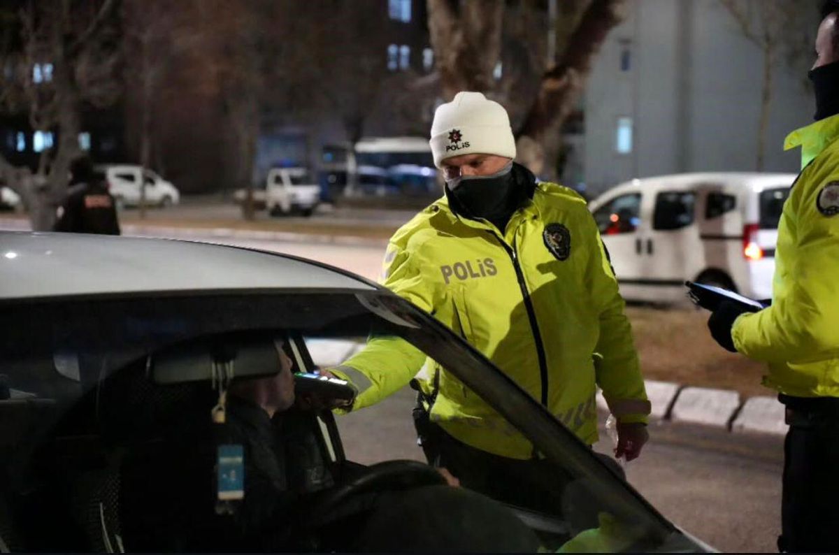 Isparta'da Trafik Denetimlerinde 16 Sürücüye Ceza Kesildi