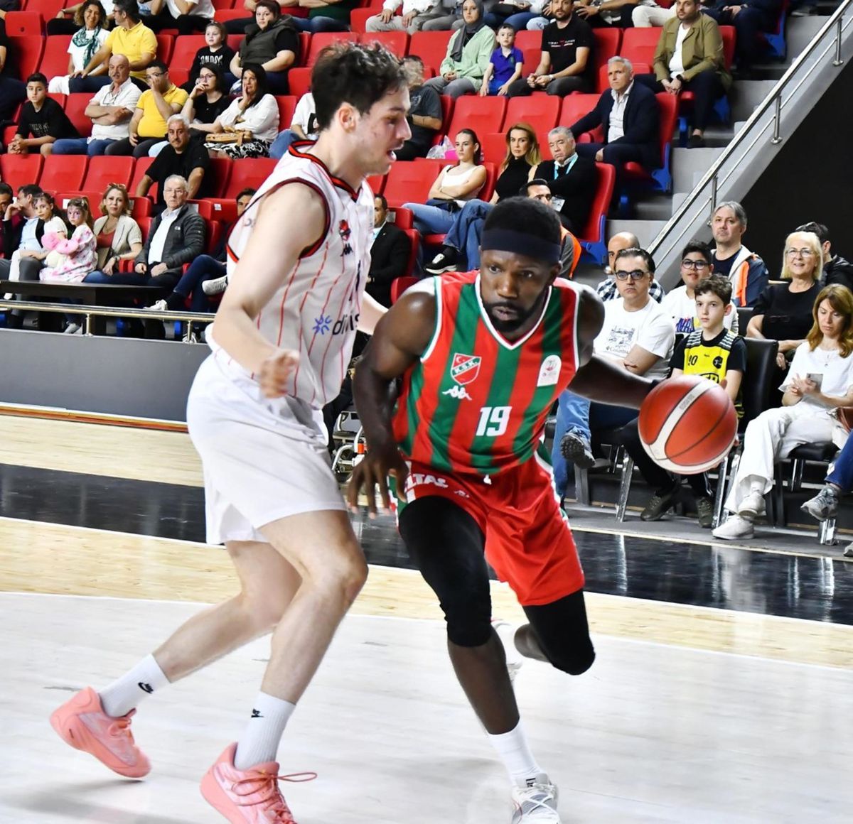 Karşıyaka, Manisa Basket'e Yenilerek Kurtuluş Fırsatını Tepti
