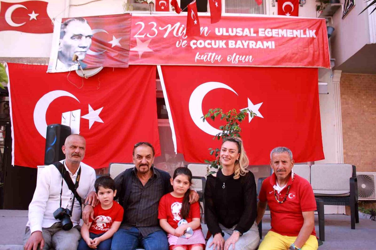 Marmaris'te 23 Nisan Coşkusu: 105. Sokak Bayram Yerine Dönüştü