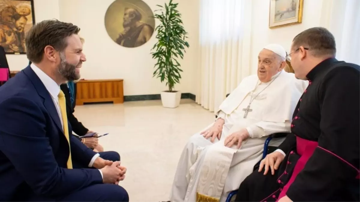 Papa Francis ve ABD Başkan Yardımcısı Vance Kısa Görüşme Gerçekleştirdi