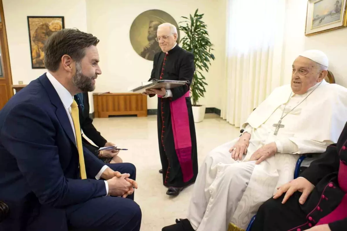Papa Francis, ABD Başkan Yardımcısı Vance ile Paskalya Bayramı'nda Bir Araya Geldi