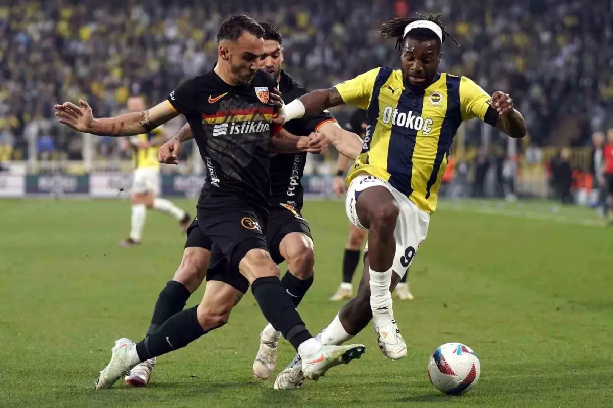 Fenerbahçe ve Kayserispor 1-1 Beraberlikte Süper Lig Maçında Buluştu