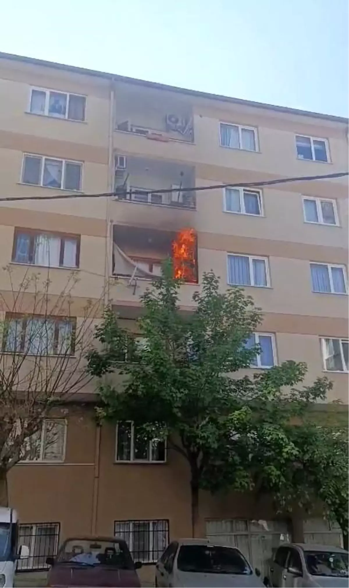 Bursa'da Balkonda Unutulan Sigara Yangın Çıkardı