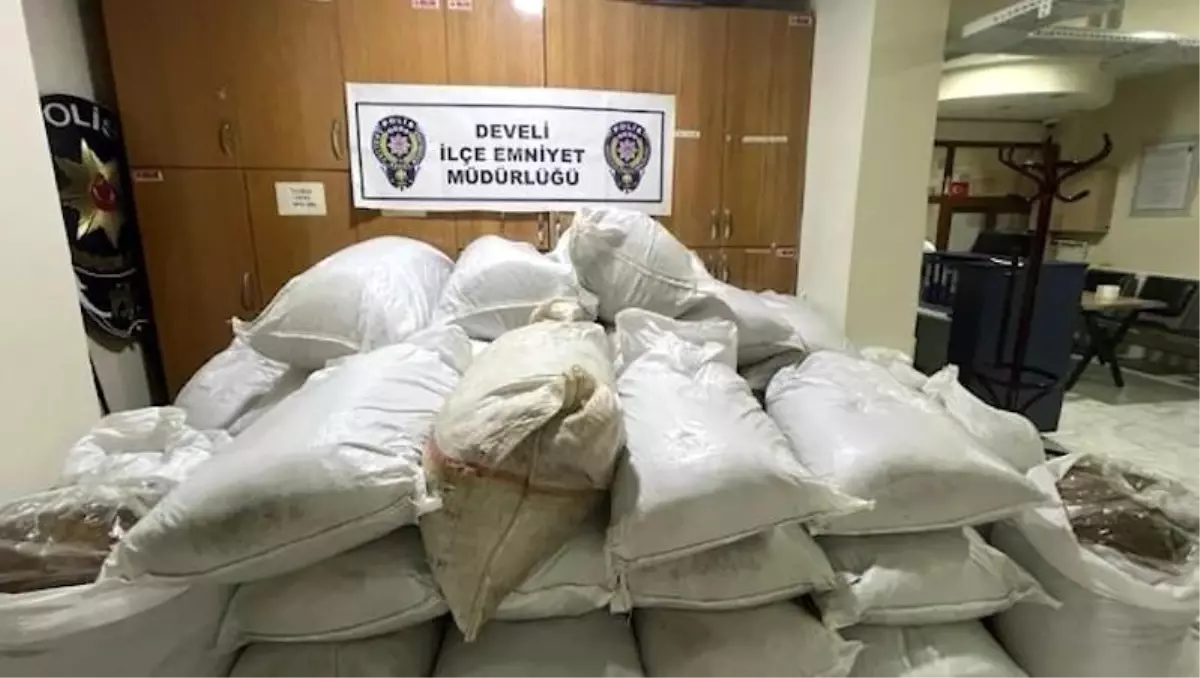 Kayseri'de 1 Ton 102 Kilo Kaçak Tütün Ele Geçirildi