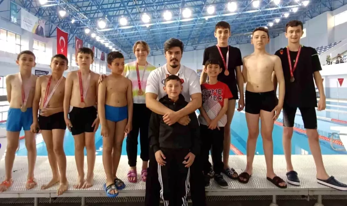 Çorum'da Genç Yüzücülerden Büyük Başarı