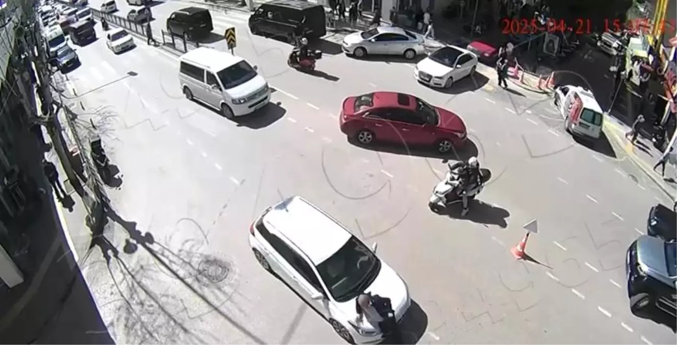 Amasya'da Yaya Geçidini Kullanmayarak Kavşağı Geçmeye Çalışan Esnafa Otomobil Çarptı