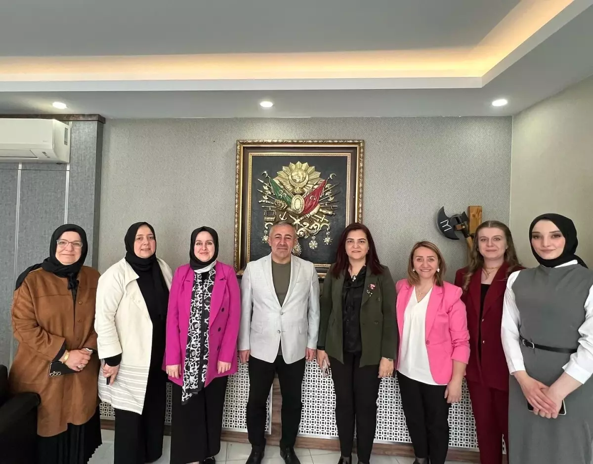 AK Parti Bilecik İl Başkanı, Kadın Kolları Başkan Yardımcısını Ağırladı