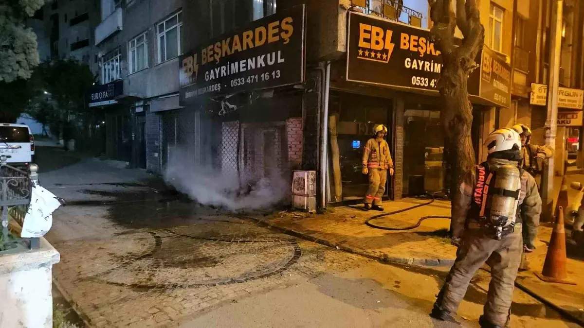 Bayrampaşa'da Doğal Gaz Kutusunda Yangın Çıktı