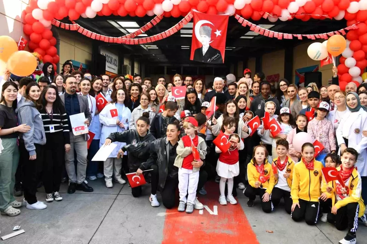 Beşiktaş JK Kadın Futbol Takımı, Hastanedeki Çocukları Bayramda Sevindirdi