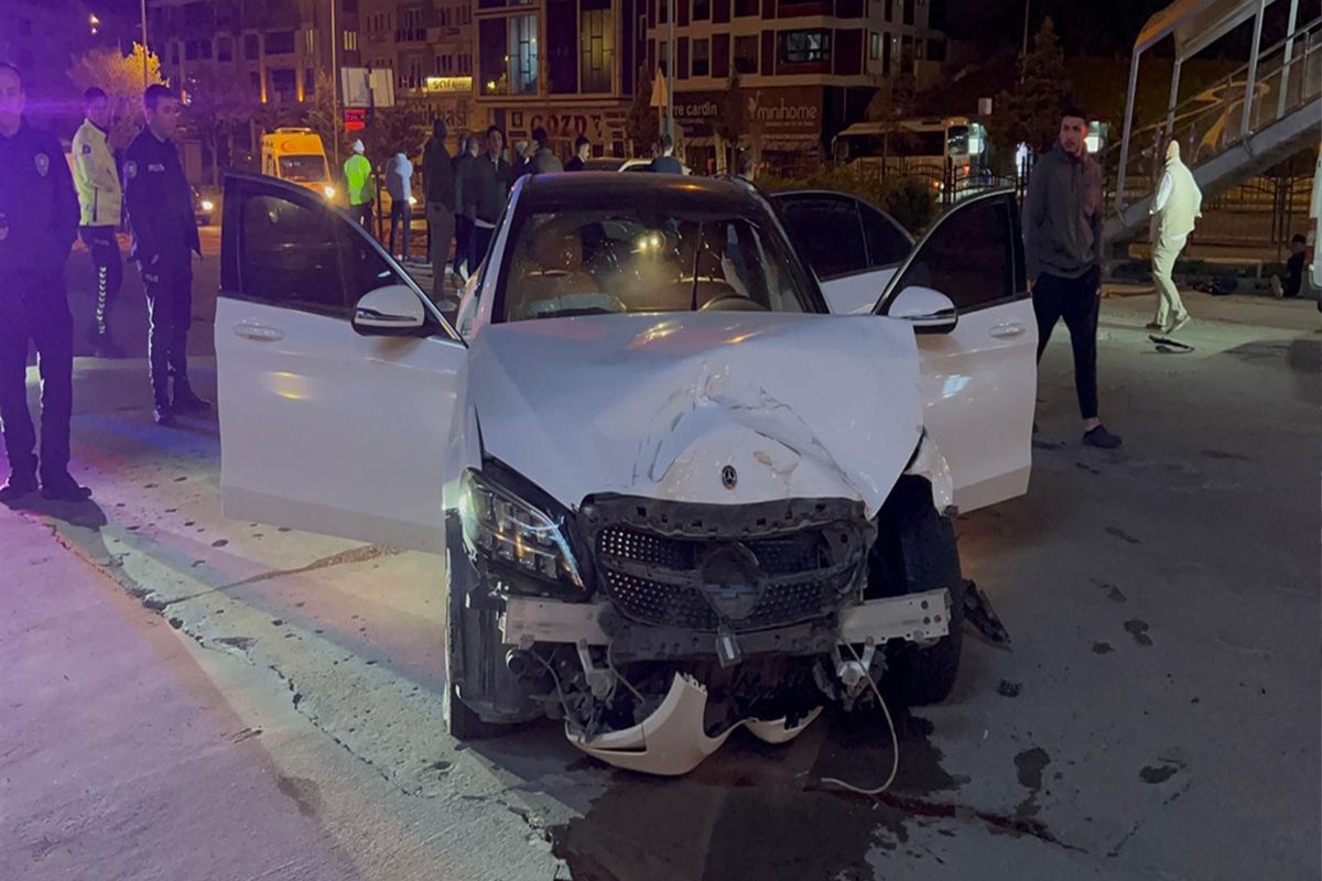 Ehliyetsiz sürücü polisten kaçarken kaza yaptı! 37 bin lira ceza