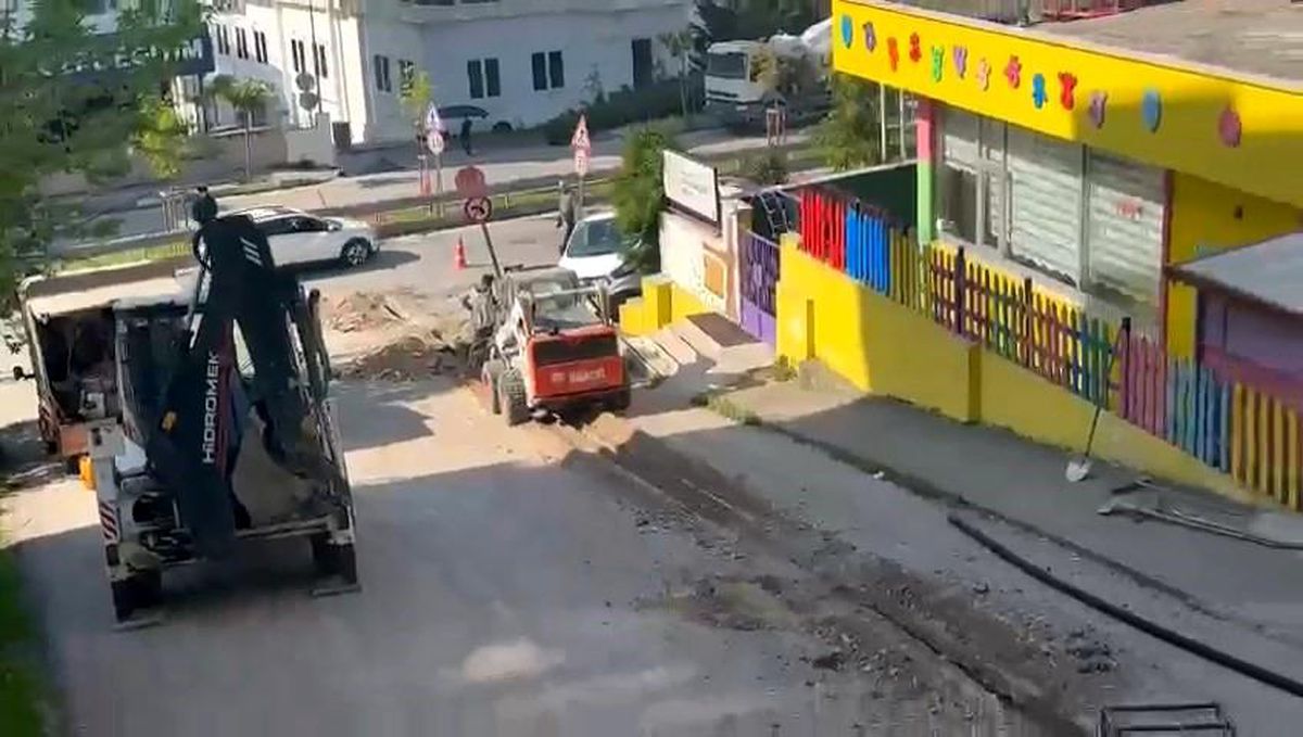 Bursa'da Anaokulu Önünde Doğalgaz Patlağı Paniği