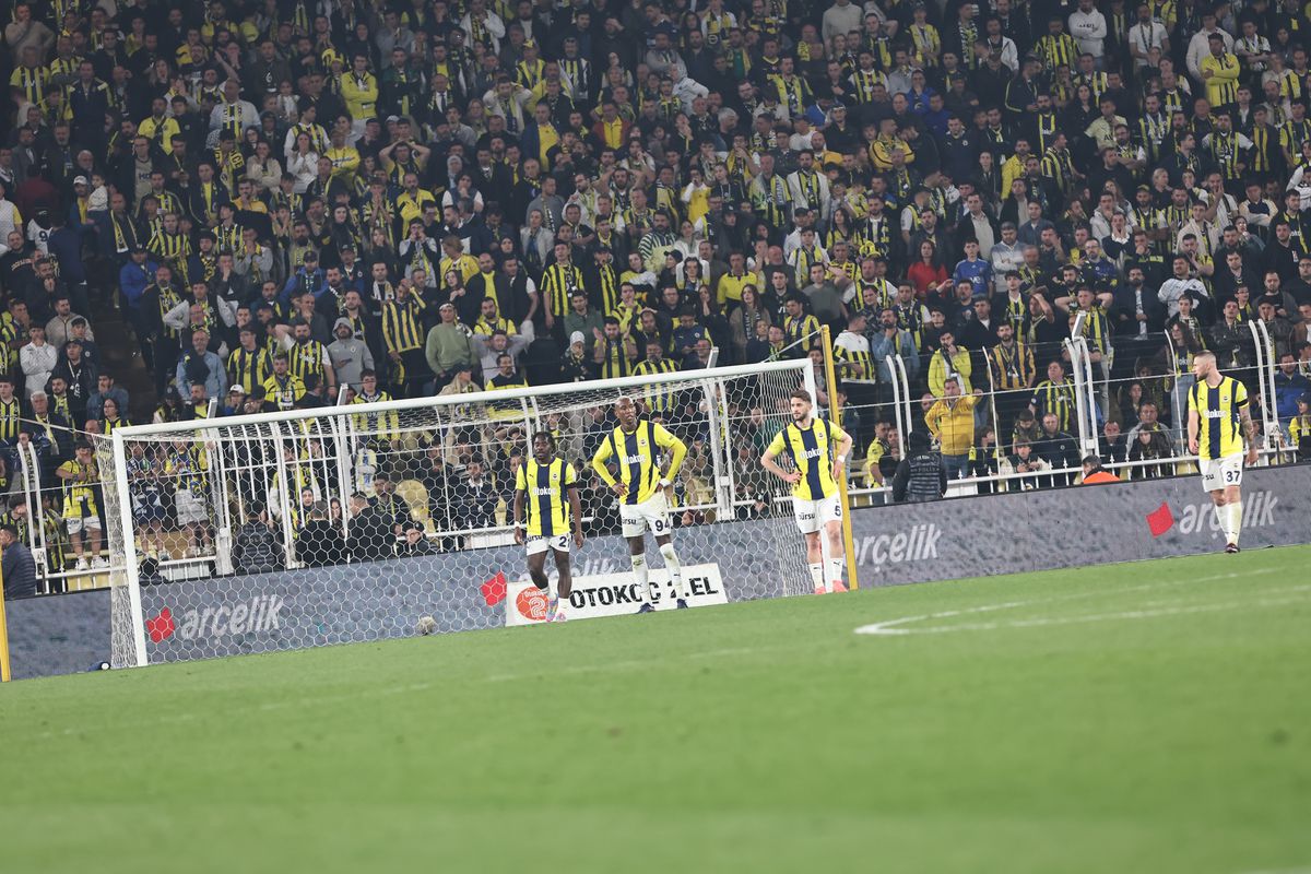 Fenerbahçe'den zirve yarışında kritik puan kaybı