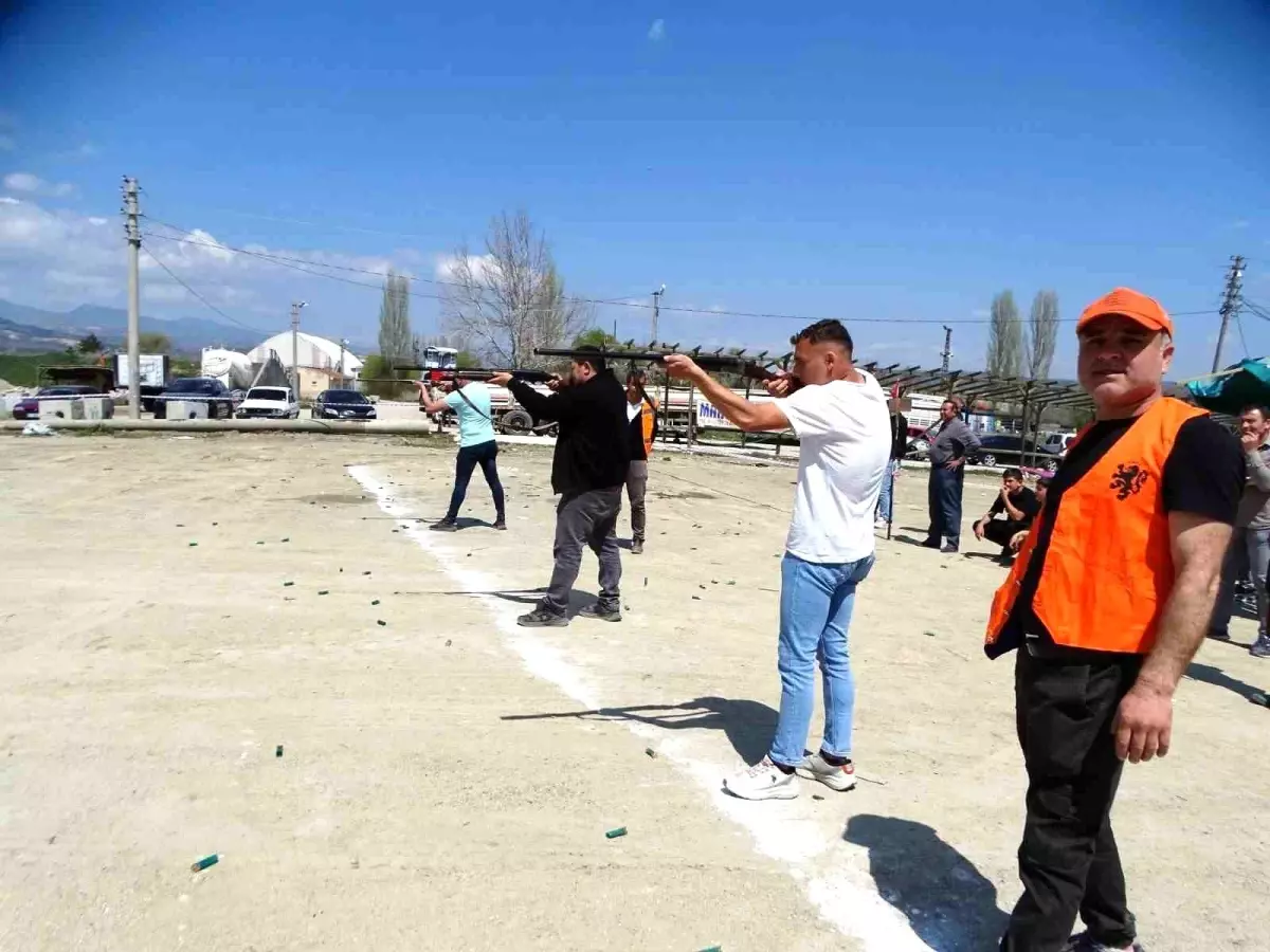 Kütahya'da Tek Kurşun ve Tavşan Hedef Atış Yarışmaları Yapıldı