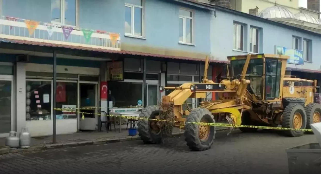 Kars'ta Silahlı Kavga: Greyder Operatörü Ağır Yaralandı
