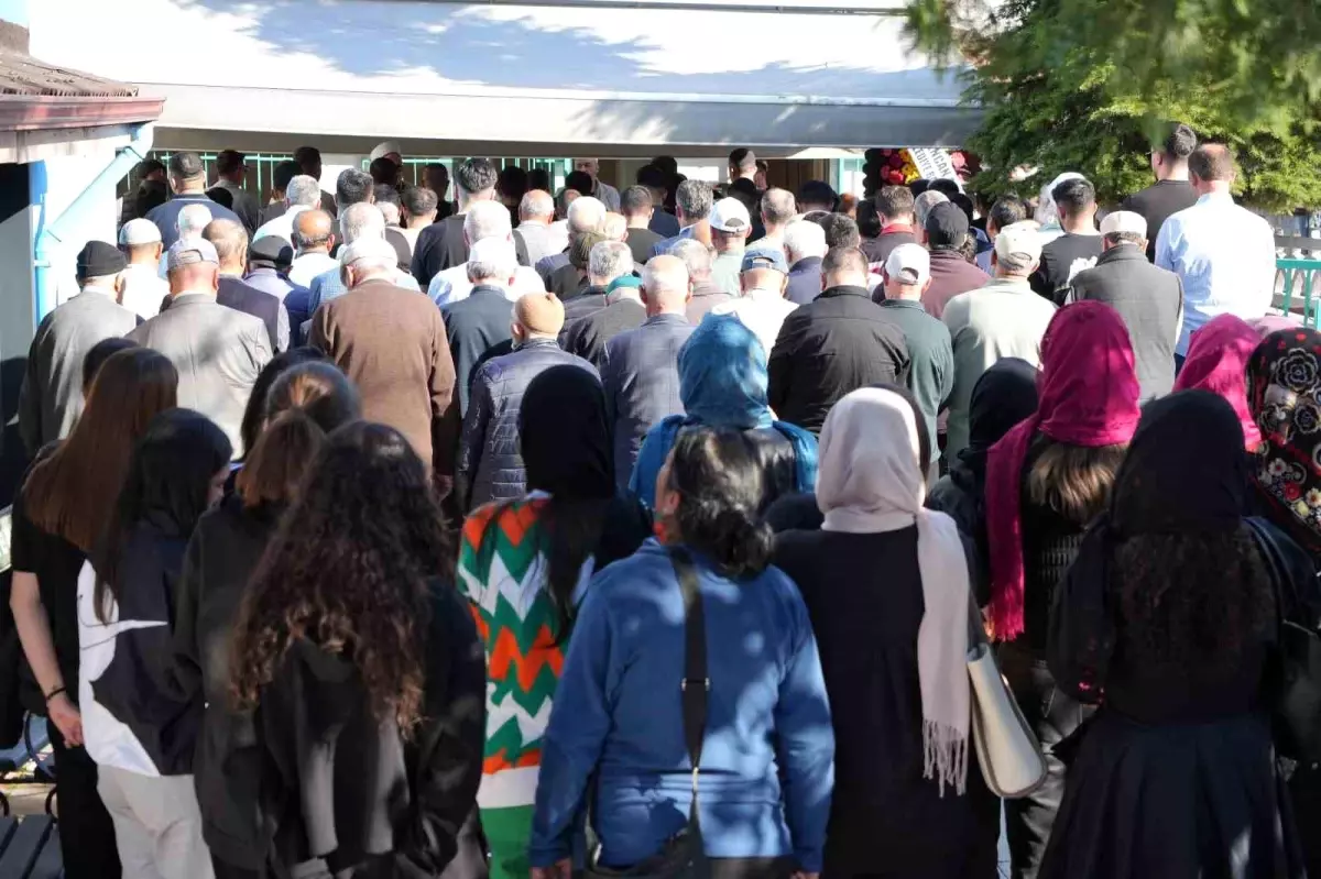 Edirne'de Boğulan 14 Yaşındaki Çocuk Toprağa Verildi