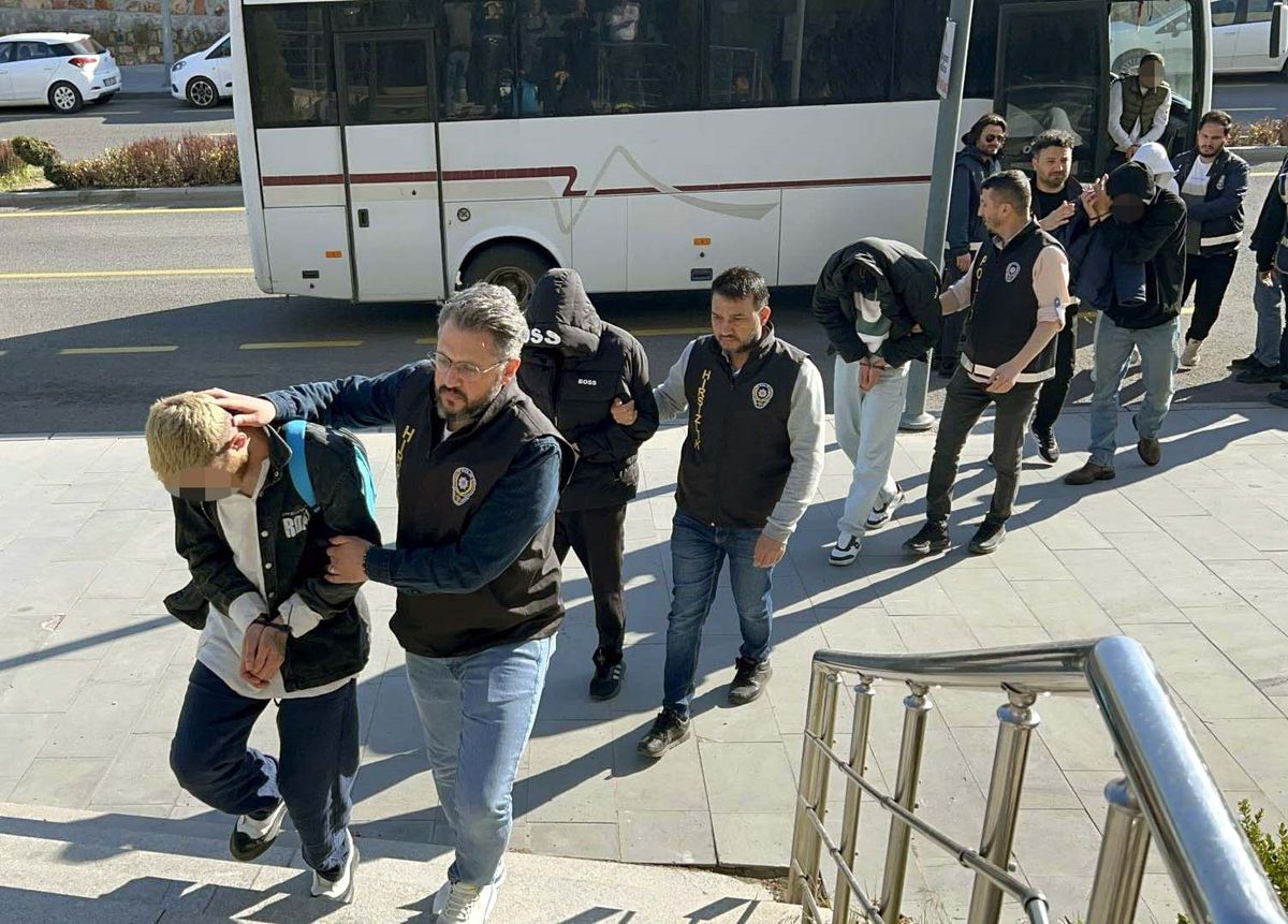 Dolandırıcılara Büyük Darbe: 15 Şüpheli Yakalandı