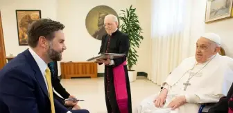 Papa Francis, Trump'ın yardımcısı ile görüştükten 7 saat sonra hayatını kaybetti