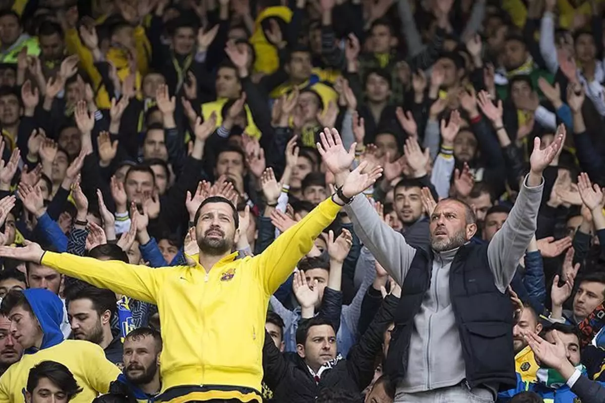 Sekiz ayda beşinci hocayı da gönderdiler