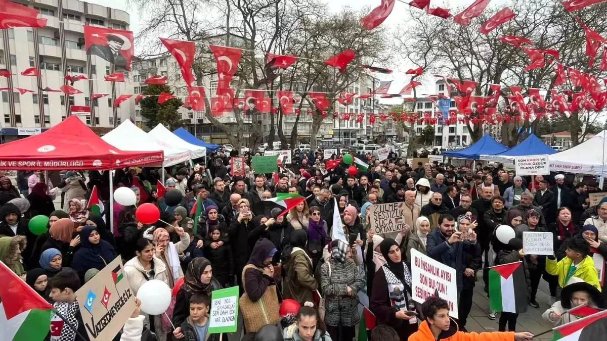 Sinop'ta Gazze ve Doğu Türkistan İçin Protesto Etkinliği