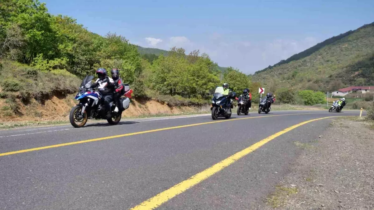 Tekirdağ'da Motosiklet Tutkunları Doğayla Buluştu